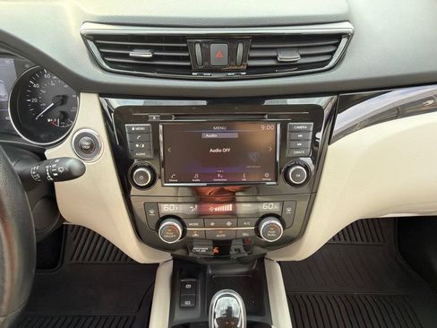 Used 2022 Nissan Rogue Sport SV w/ Technology Package AWD/4WD image 26