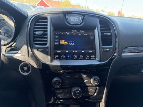 Used 2018 Chrysler 300 S image 11