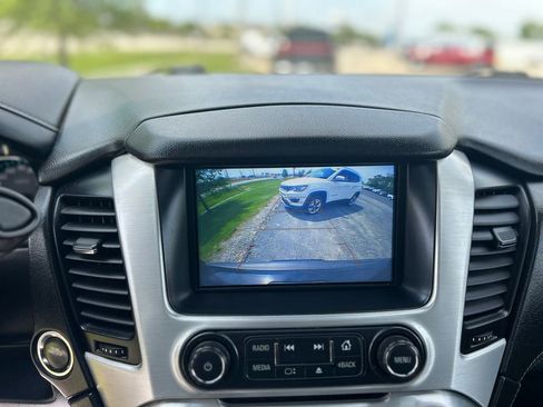 Used 2019 GMC Yukon XL SLT w/ Open Road Package AWD/4WD image 13