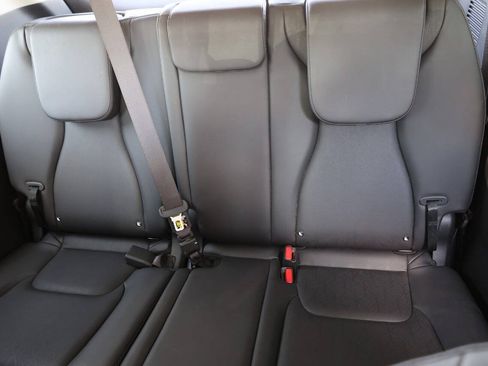 Used 2026 Kia Carnival FWD image 17