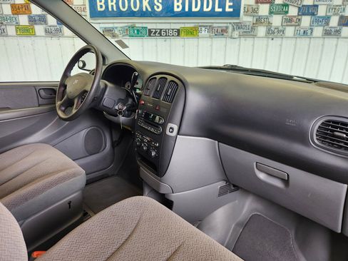 Used 2007 Dodge Grand Caravan SE w/ Popular Equipment Group I FWD image 2