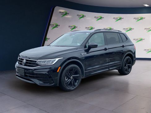 Used 2024 Volkswagen Tiguan SE R-Line w/ MDO Package, Three-Row image 2