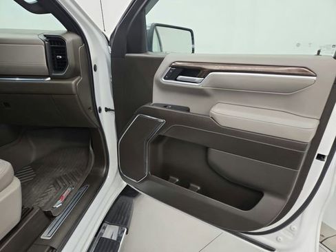 Used 2023 Chevrolet Silverado 1500 LT w/ Z71 Off-Road Package image 40