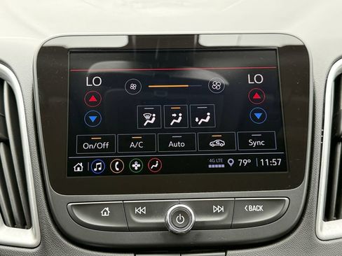 Used 2022 Chevrolet Malibu LT FWD image 16