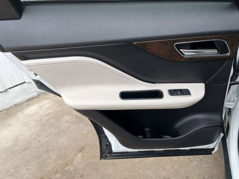 Used 2018 Jaguar F-PACE S AWD/4WD image 13