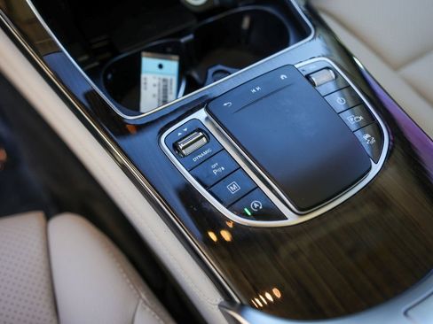 Used 2021 Mercedes-Benz GLC 300 image 22