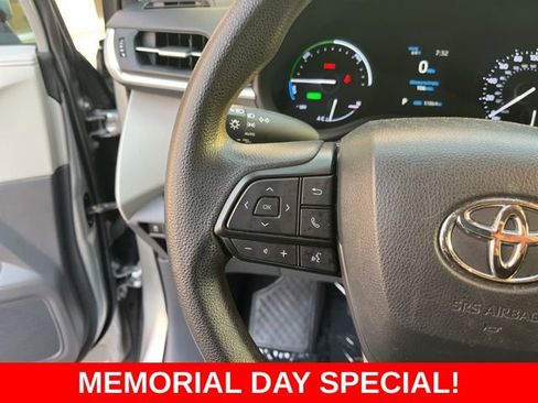 Used 2022 Toyota Sienna LE w/ LE Plus Package FWD image 20