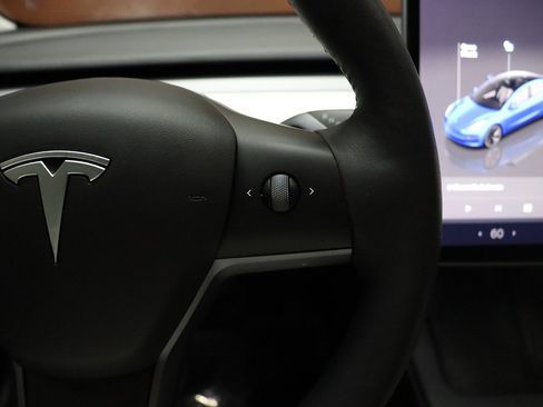 Used 2022 Tesla Model 3 Standard Range image 39