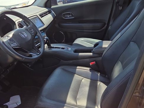 Used 2019 Honda HR-V Touring image 11
