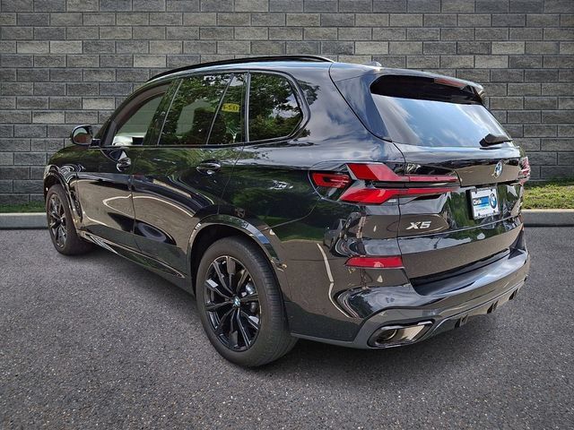 Used 2024 BMW X5 xDrive40i w/ M Sport Package AWD/4WD image 4