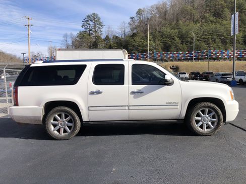 Used 2012 GMC Yukon XL Denali image 15