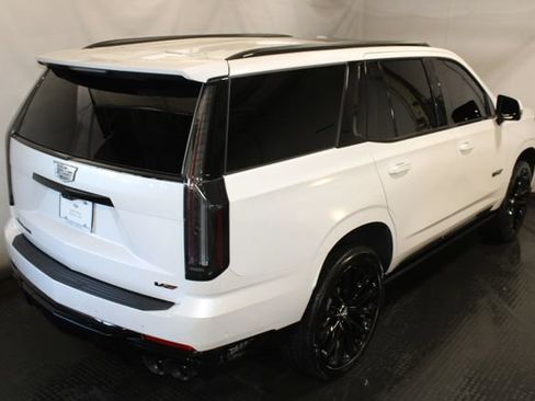 Used 2025 Cadillac Escalade V AWD/4WD image 4