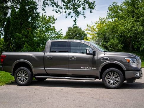 Used 2016 Nissan Titan Platinum Reserve AWD/4WD image 4