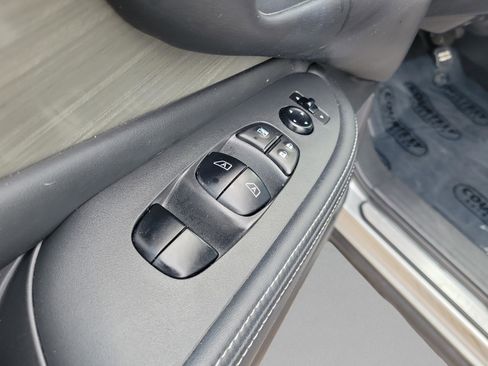 Used 2016 Nissan Murano SV image 22