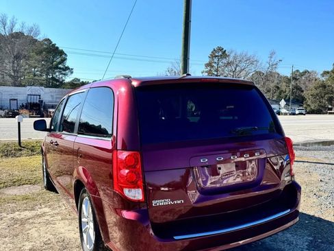 Used 2018 Dodge Grand Caravan SXT image 7
