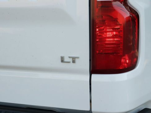 Used 2023 Chevrolet Silverado 1500 LT image 34