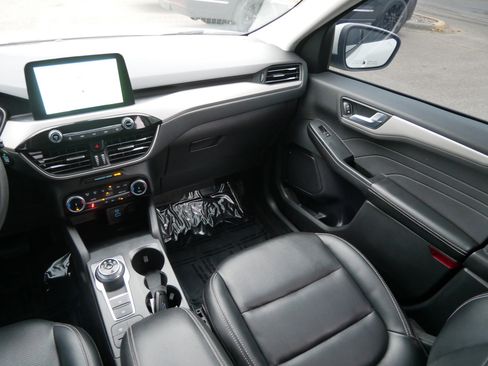 Certified 2022 Ford Escape SEL image 11