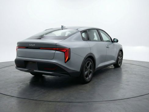 Used 2025 Kia K4 FWD image 9