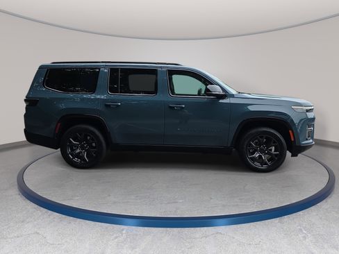 New 2026 Jeep Grand Wagoneer Limited AWD/4WD image 4