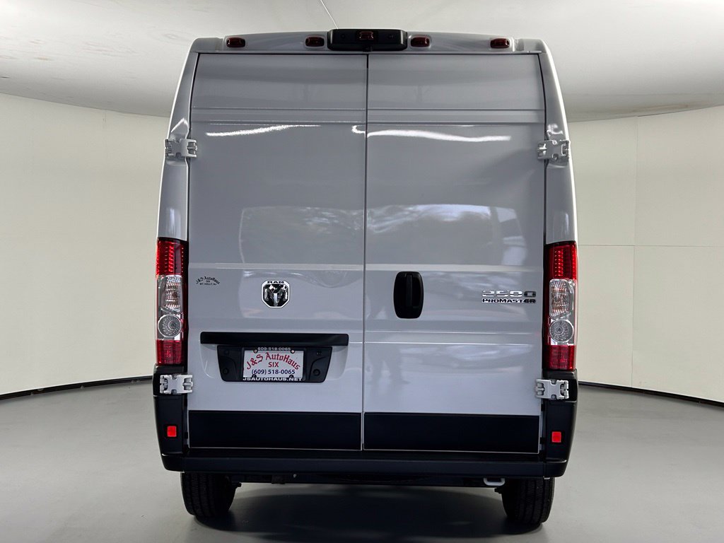 Used 2026 RAM ProMaster 2500 w/ Convenience Group FWD image 6