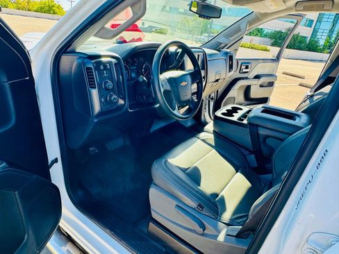 Used 2019 Chevrolet Silverado 2500 W/T w/ Snow Plow Prep Package image 27