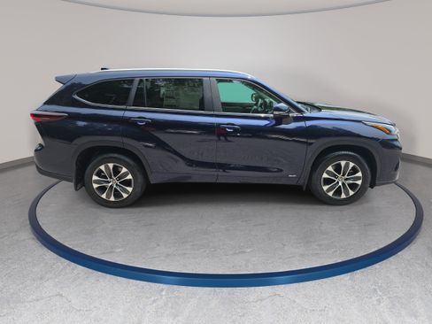 New 2026 Toyota Highlander XLE AWD/4WD image 4