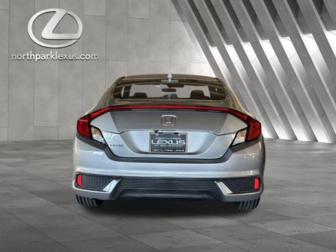 Used 2020 Honda Civic EX image 8