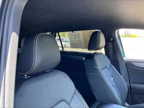 Certified 2025 Volkswagen Atlas Cross Sport SE FWD image 22