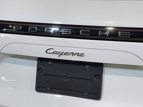 Used 2023 Porsche Cayenne AWD/4WD image 10