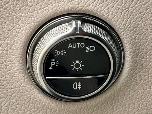Certified 2026 Mercedes-Benz GLC 300 4MATIC image 38
