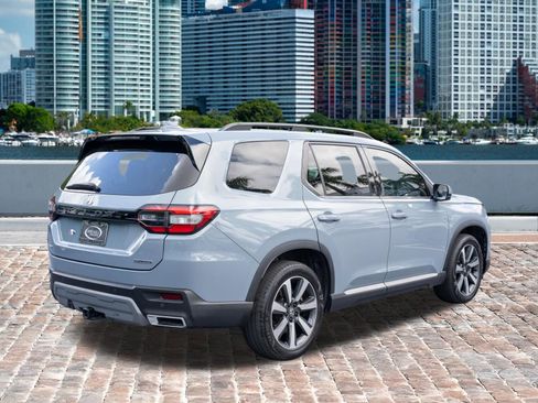 Certified 2024 Honda Pilot Touring image 5