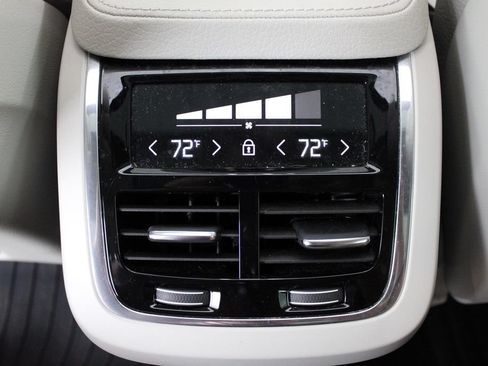 Used 2022 Volvo XC90 T5 Momentum w/ Climate Package FWD image 43