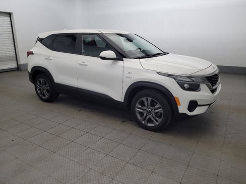 Used 2022 Kia Seltos LX image 11