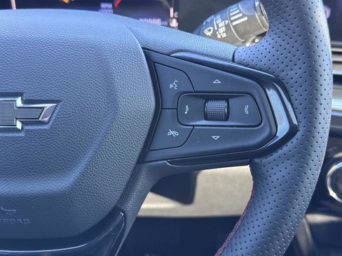 Used 2025 Chevrolet Trax RS w/ Sunroof Package image 8