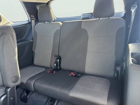 Used 2020 Chevrolet Traverse LT image 14