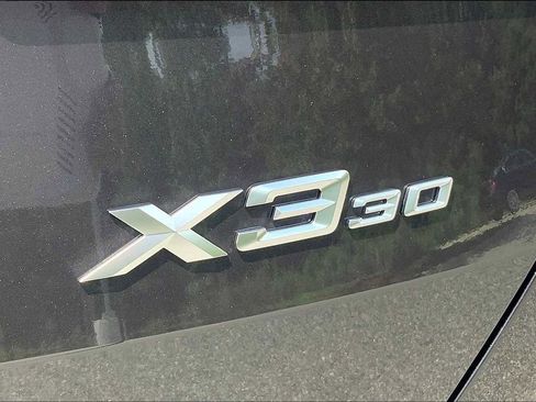 Used 2025 BMW X3 xDrive30i w/ Premium Package image 15