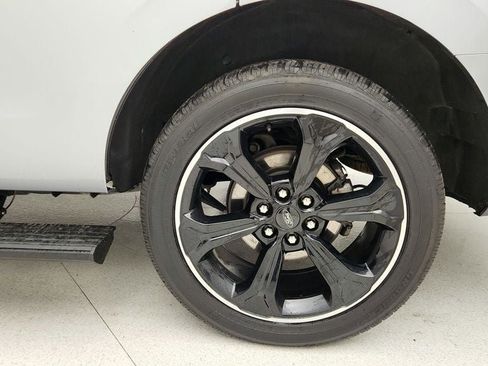 Used 2024 Ford Expedition Limited image 9
