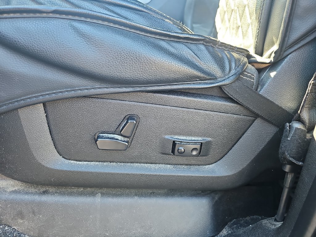 Used 2024 RAM 2500 Big Horn w/ Night Edition AWD/4WD image 13