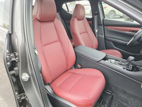 New 2026 MAZDA MAZDA3 Hatchback w/Premium Plus Pkg image 13