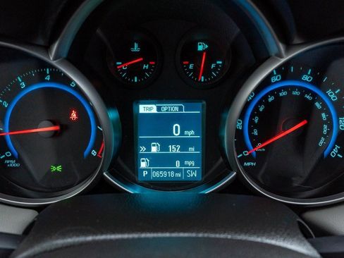 Used 2016 Chevrolet Cruze LS image 3