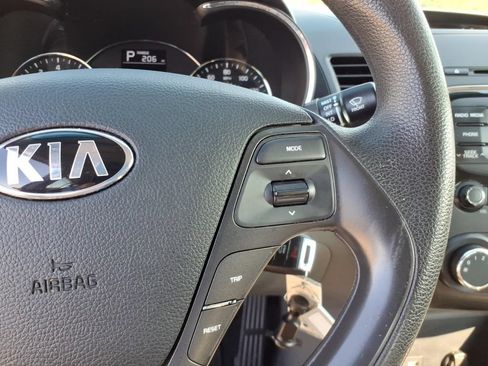 Used 2017 Kia Forte LX FWD image 10