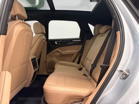 Used 2019 Porsche Cayenne AWD/4WD image 11