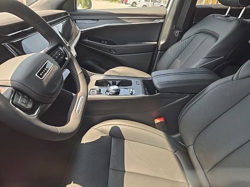 New 2025 Jeep Wagoneer S Limited image 8