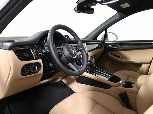 Used 2026 Porsche Macan S AWD/4WD image 4