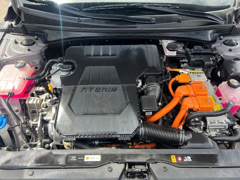 Used 2024 Hyundai Elantra Blue image 36