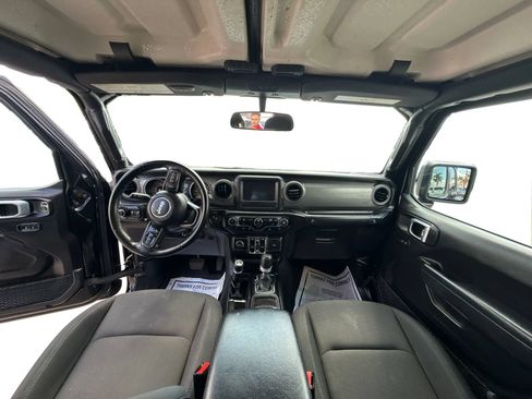 Used 2022 Jeep Gladiator Sport AWD/4WD image 12