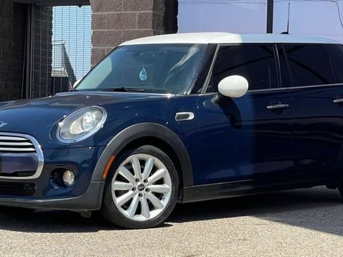 Used 2015 MINI Cooper 4-Door Hardtop image 4