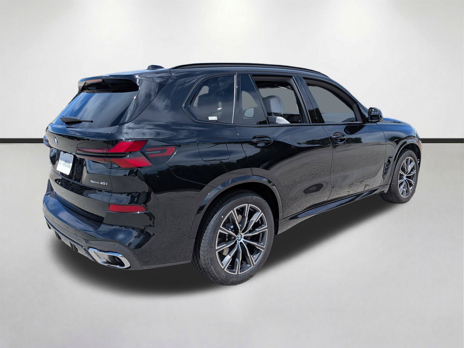 Used 2026 BMW X5 sDrive40i w/ M Sport Package RWD image 4
