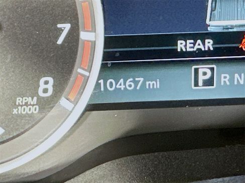 Used 2024 Nissan Titan SV w/ SV Convenience Package image 22