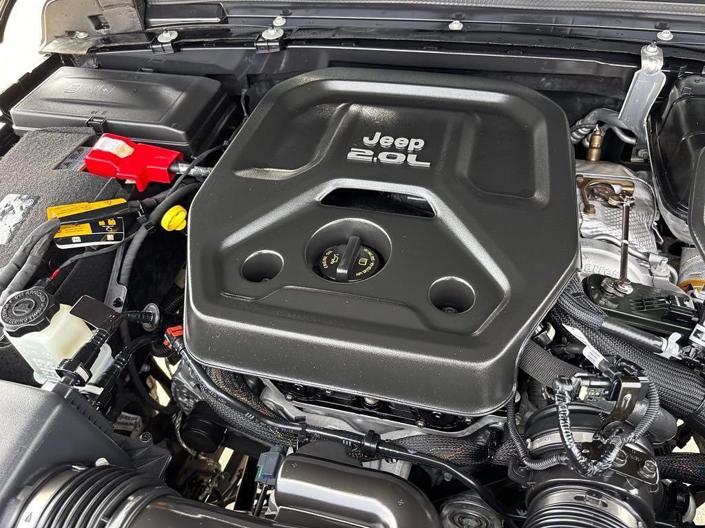 Used 2022 Jeep Wrangler Unlimited Rubicon AWD/4WD image 31